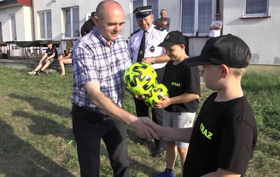 Zdjęcie do  Dąbrowice Stare &ndash; Pojedynek młodości z rutyną